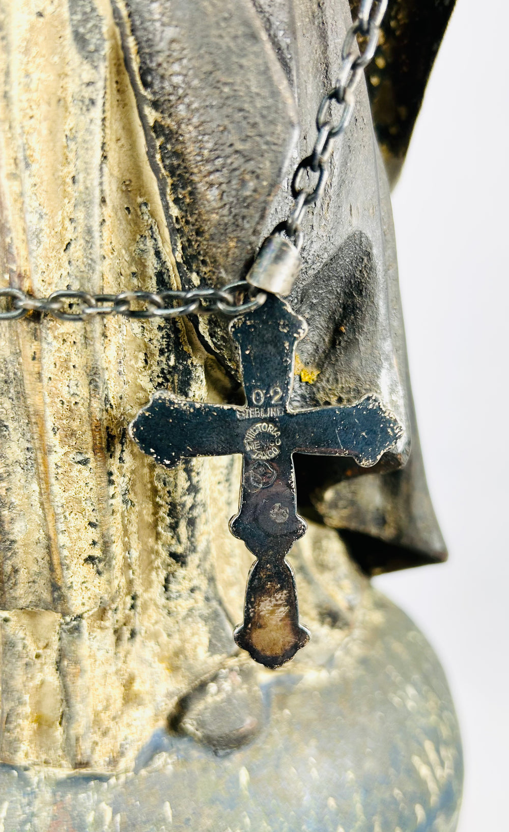 18th–19th century Latin American folk-religious wooden angel, painted surface remnants