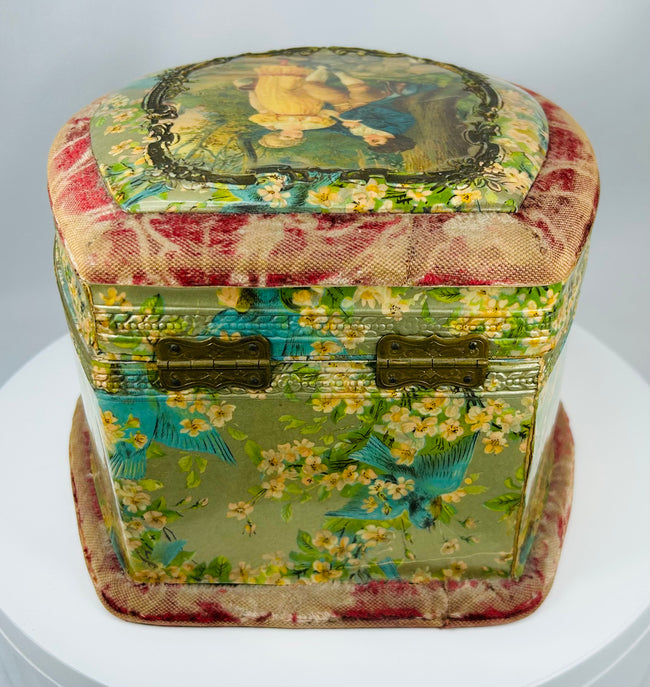 Edwardian gentleman’s accessory box with detachable collars and ornate exterior