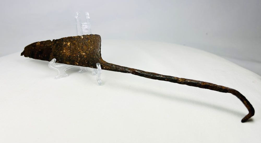 Medieval utility and weapon knife wide blade patina and surface aging