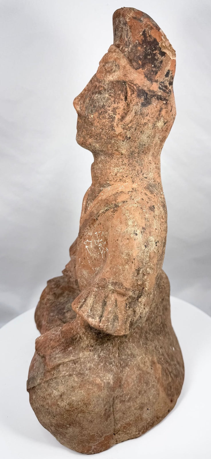 Detail of tall headdress on Han Dynasty terracotta musician