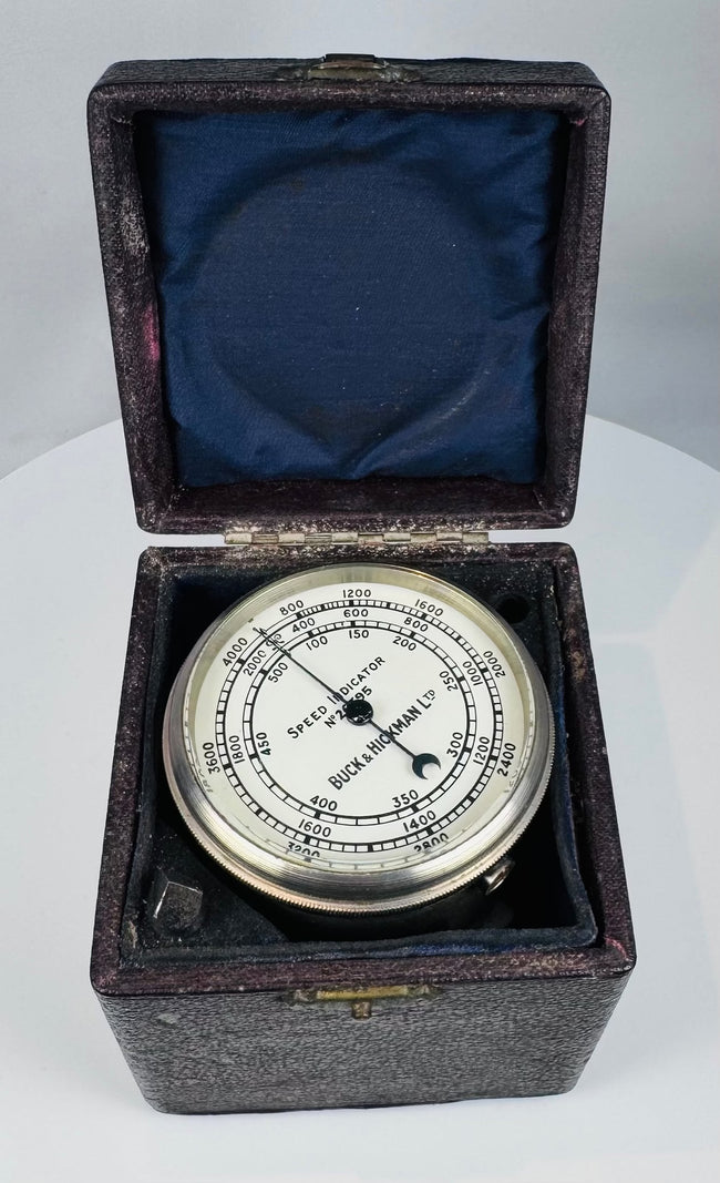 British mechanical tachometer with 100–4000 RPM measuring range