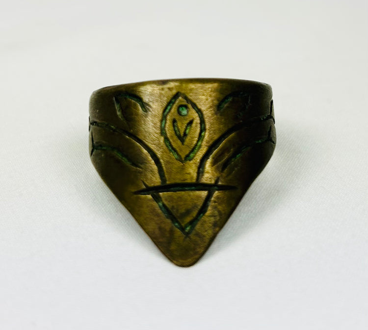 Antique archery thumb ring, flared protective lip