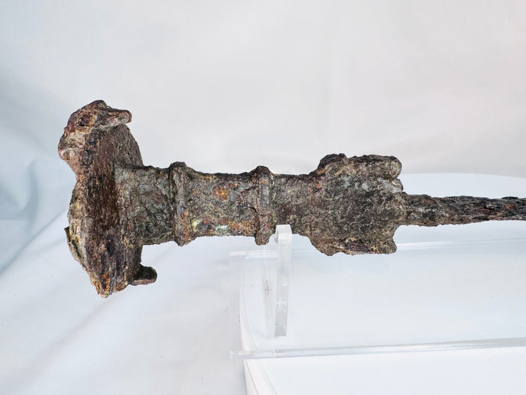 Detailed view of the ribbed iron grip on a Luristan short sword, showing preserved craftsmanship from the 8th–7th century BCE.