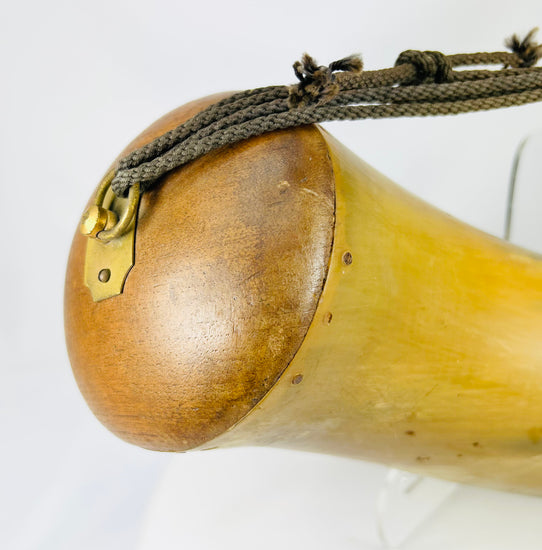 Rare historic powder horn with wooden spout section and aged patina from the flintlock era
