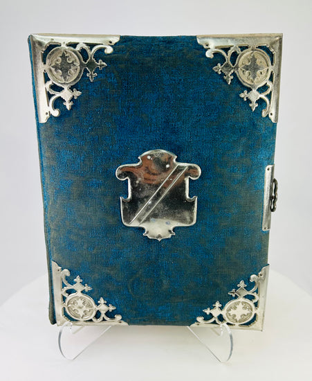 Historical concealed self-defense kit in book-form velvet case with French-fitted interior