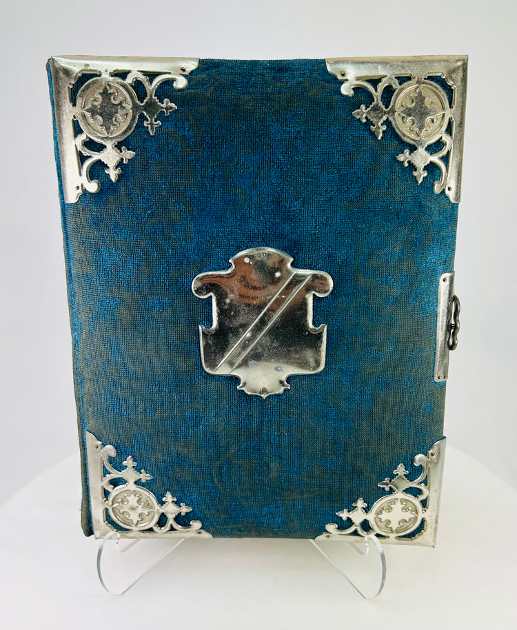 Historical concealed self-defense kit in book-form velvet case with French-fitted interior