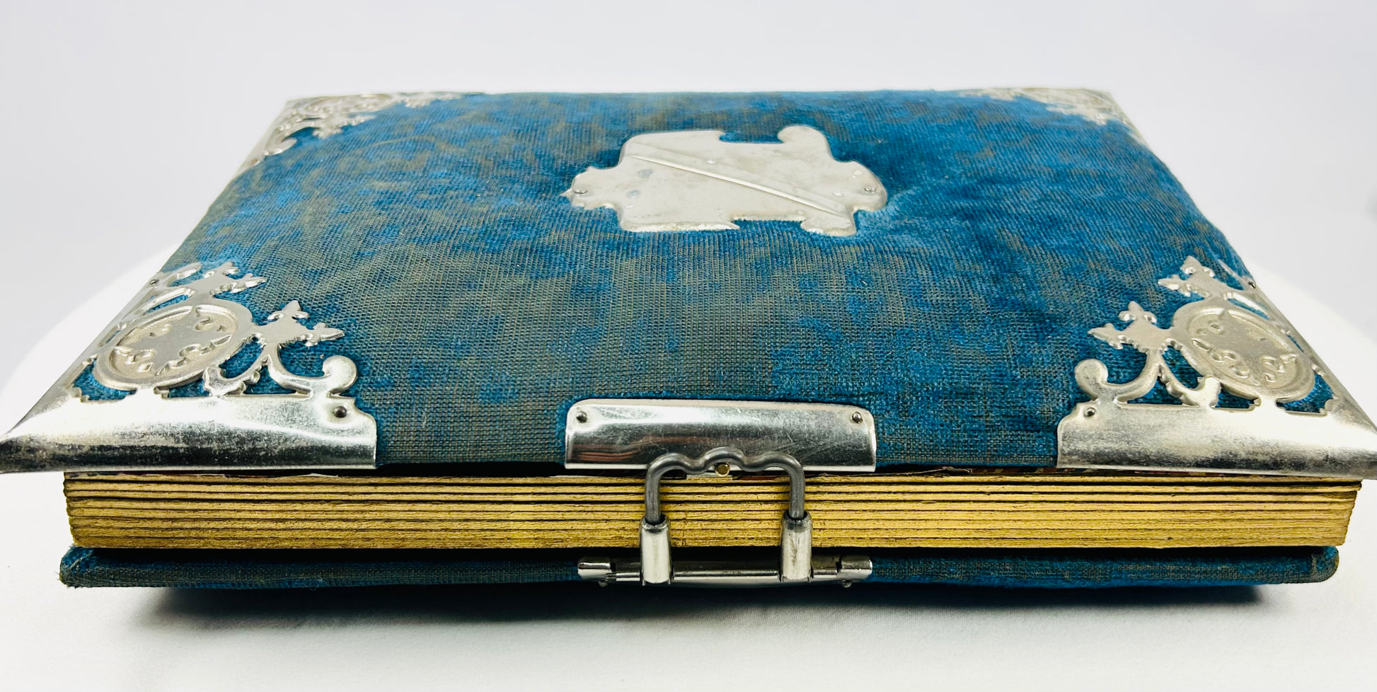 Museum-quality Victorian concealed arms set with Liège proof marks and German patent stamp