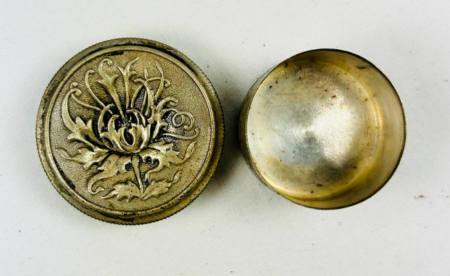 Decorative yet functional concealed pistol and dagger set from 19th-century Continental Europe