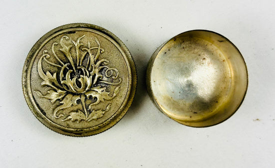 Decorative yet functional concealed pistol and dagger set from 19th-century Continental Europe