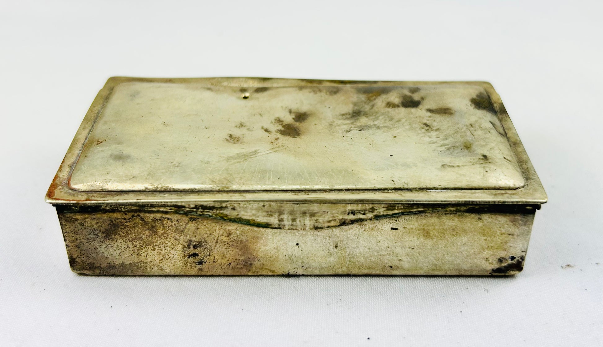 Historic traveling self-defense kit with percussion pistol, dagger, and German patent accessory box