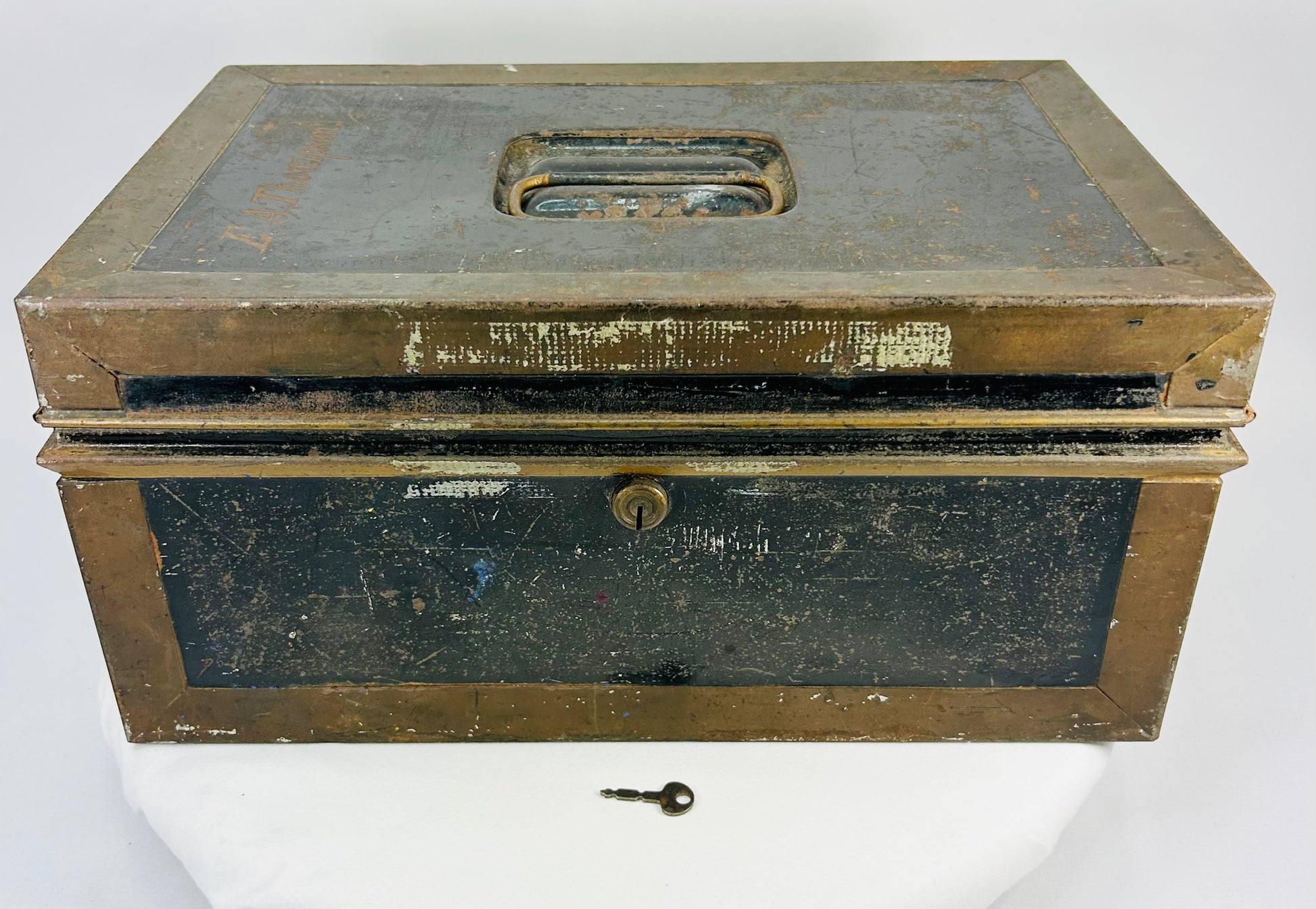 E.A. Thompson named iron strongbox with Royal Navy, Civil War, and WWI provenance