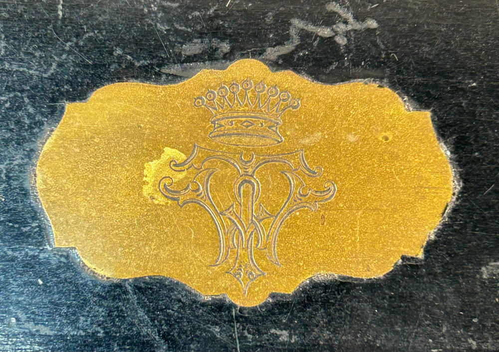 Victorian traveling medical chest with original contents and professional craftsmanship