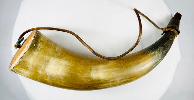 Museum-quality antique powder horn representing 19th-century frontier and military history