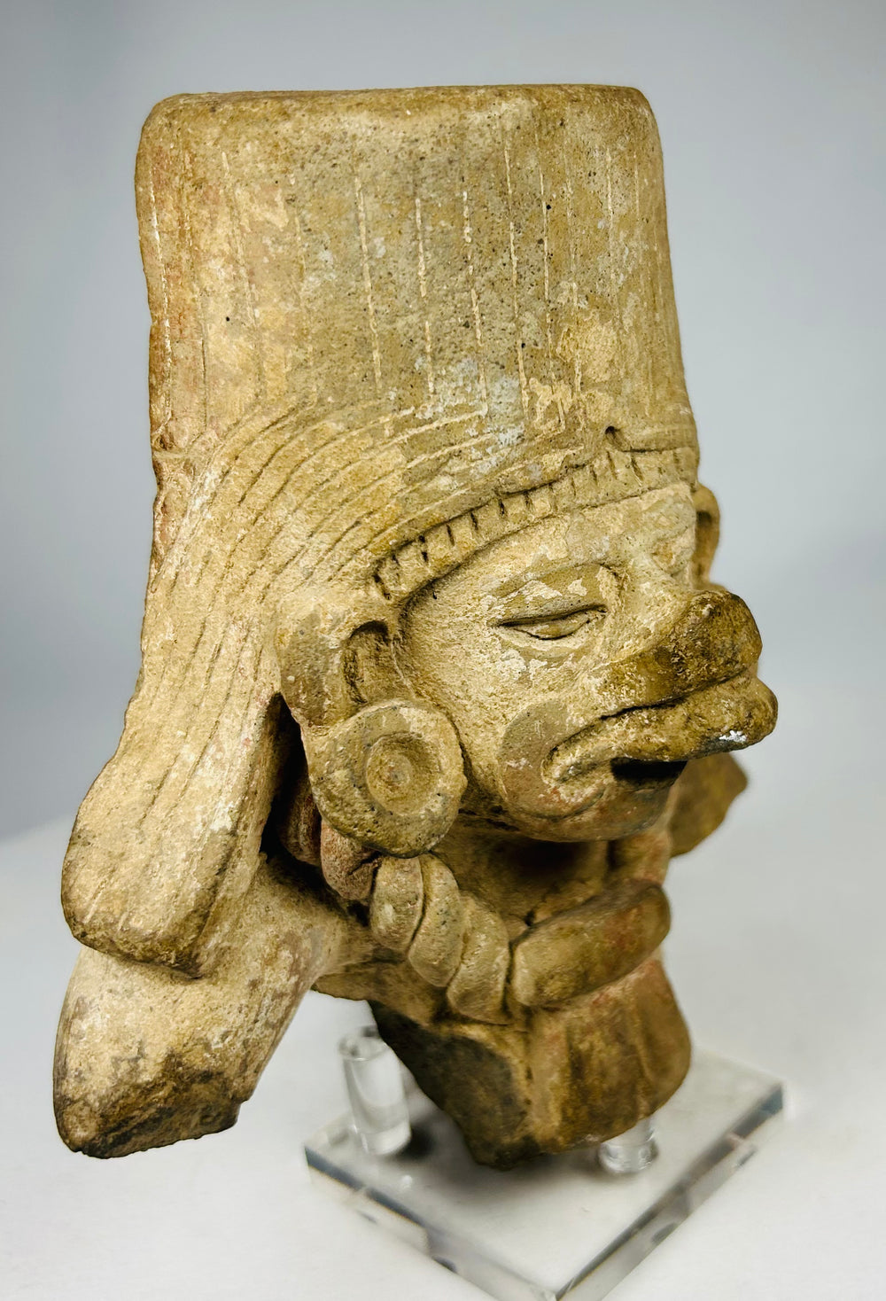 Terracotta ritual head fragment from West Mexico with pigment traces