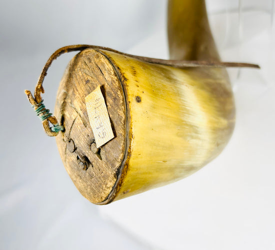 Early 19th century priming powder horn with wooden spout insert