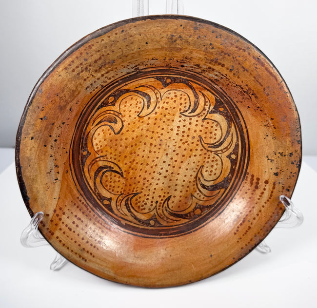 Pre-Columbian Costa Rica Nicaragua ceramic bowl showing concentric bands and geometric interior decoration