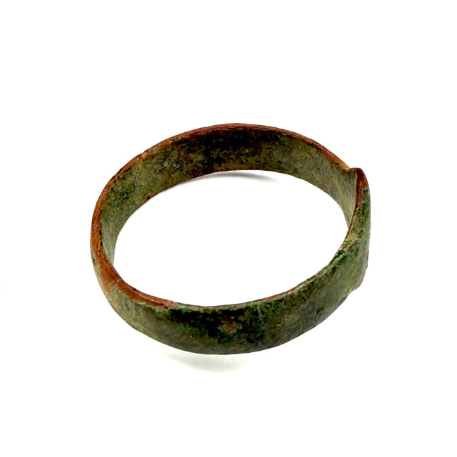 Ancient Roman Bronze Finger Ring with Plain Circular Bezel | 2nd–4th Century CE