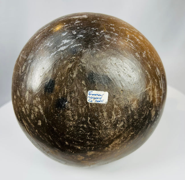 Nicoya culture ceramic vessel with sculptural decoration and patina