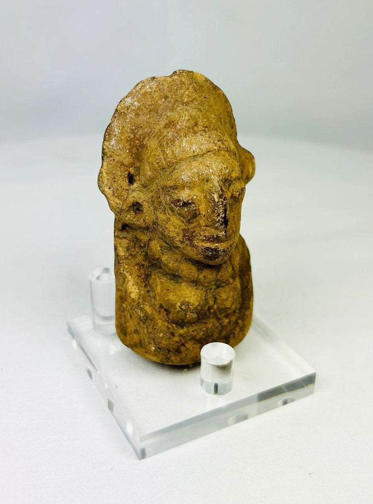 Precolombino | Busto de terracota | Origen mesoamericano | Circa 200 a. C. a 900 d. C.
