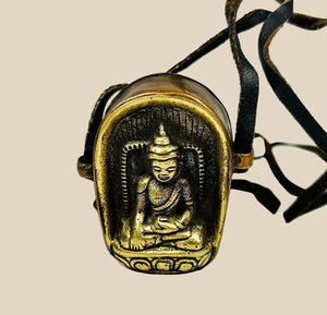 Gau tibétain | Boîte à amulette | avec le relief du Bouddha Shakyamuni | Vers 19ème siècle