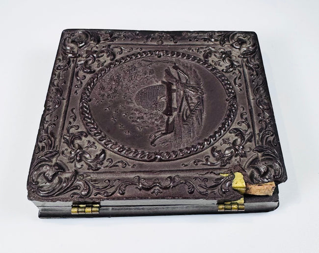 Rare mid-Victorian daguerreotype family portrait set in embossed Union case