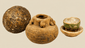 Trío de cerámica y artefactos de piedra antiguos | Sur y Este de Asia | Circa 500-1500 d. C.
