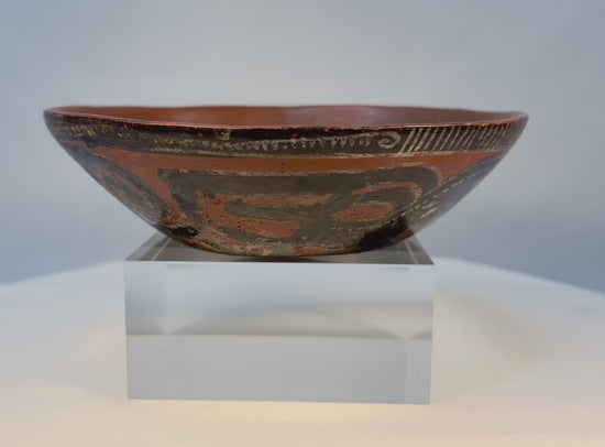 360° rotating view of Pre-Columbian painted terracotta bowl showing full decorative design