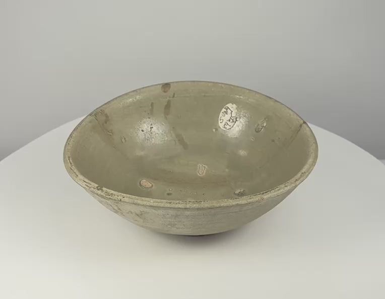Video showing multiple views, firing-spur marks, celadon glaze, condition and collection labels on a Lý–Trần Dynasty Vietnamese bowl