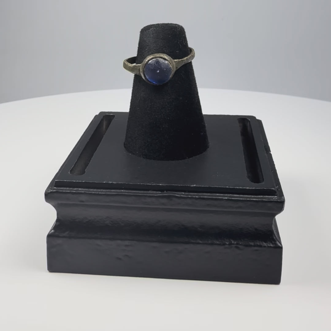 360-degree video of Ancient Roman bronze finger ring with deep blue glass cabochon, circa 2nd–4th century CE