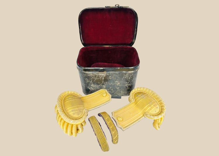 Cased set of late 19th-century U.S. Navy officer gold bullion dress epaulettes in original velvet-lined case